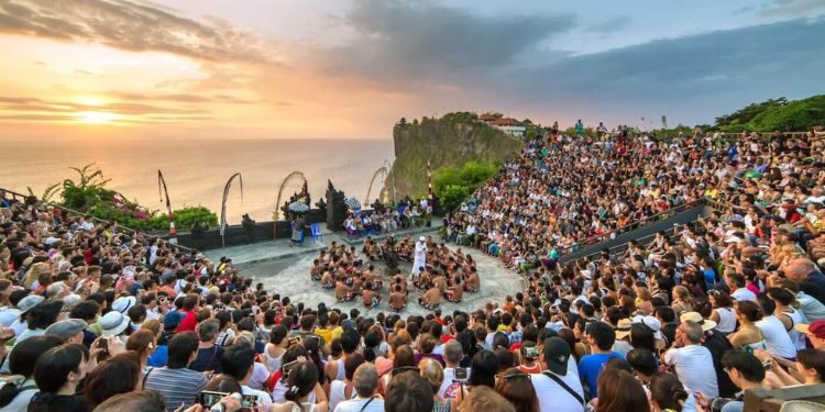 Uluwatu & Kecak Dance Tour – Sunset Culture Experience Traditional Kecak Fire Dance performance at Uluwatu Temple